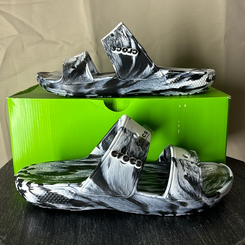 Crocs classic marbled sandal
